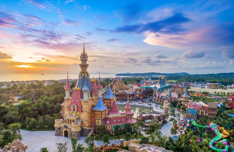 VinWonders Phú Quốc bảo trì khu Alice