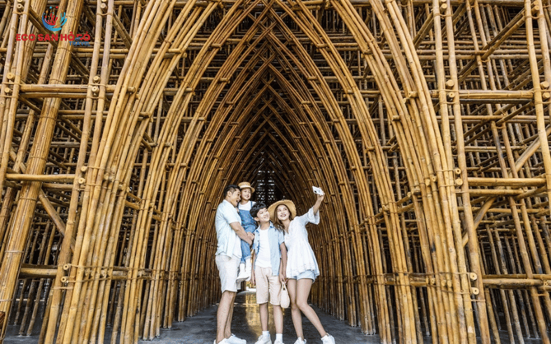 huyen-thoai-tre-grand-world-phu-quoc