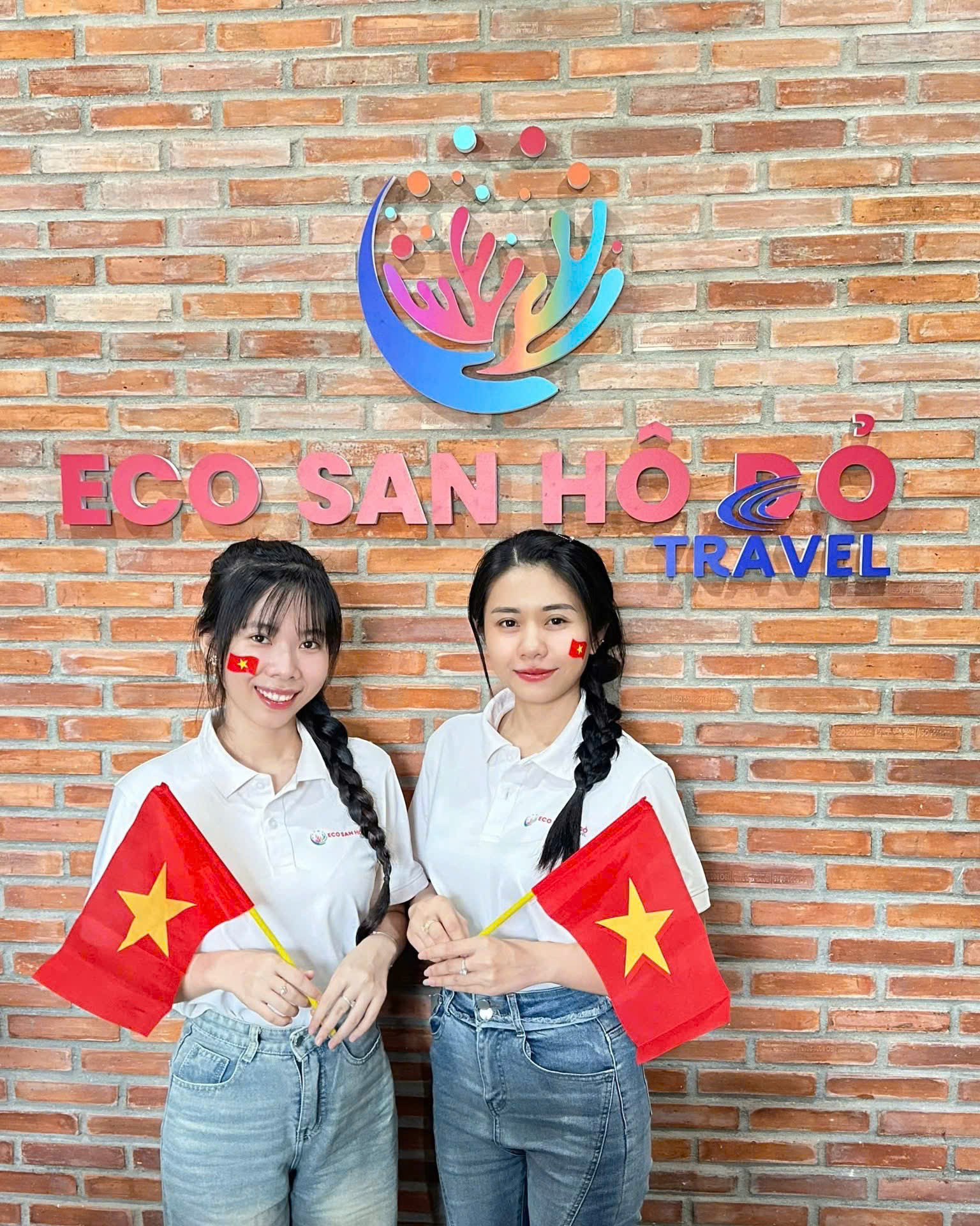Đội ngũ Eco San Hô Đỏ sẽ hỗ trợ và tư vấn chương trình phù hợp đến du khách