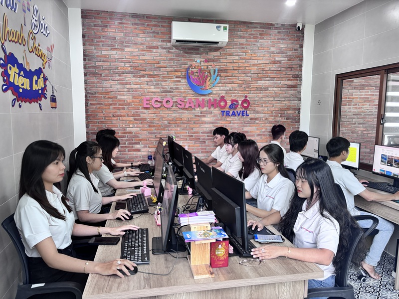 Công ty du lịch Eco San Hô Đỏ Phú Quốc có nhân sự trực tiếp để hỗ trợ khách hàng