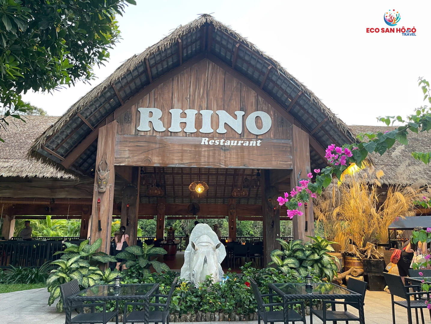 nha-hang-rhino-safari-phu-quoc