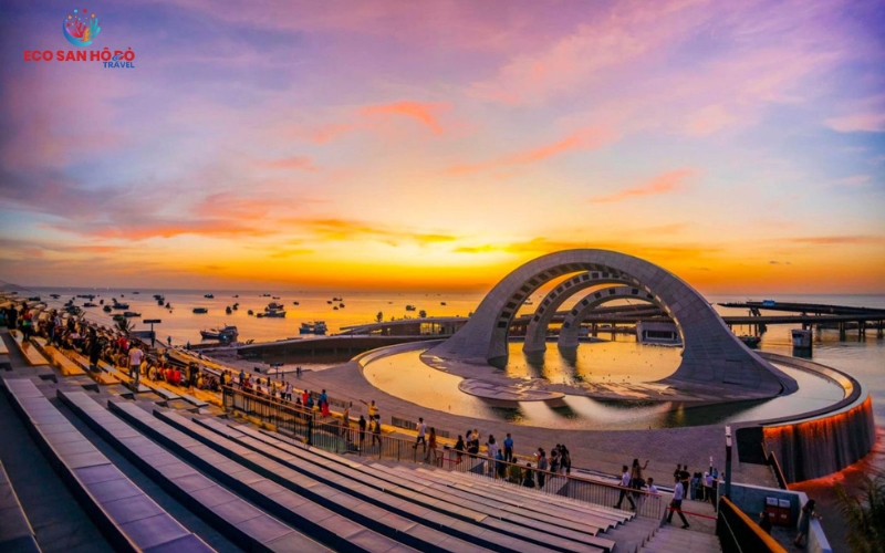 show-kiss-of-the-sea-3