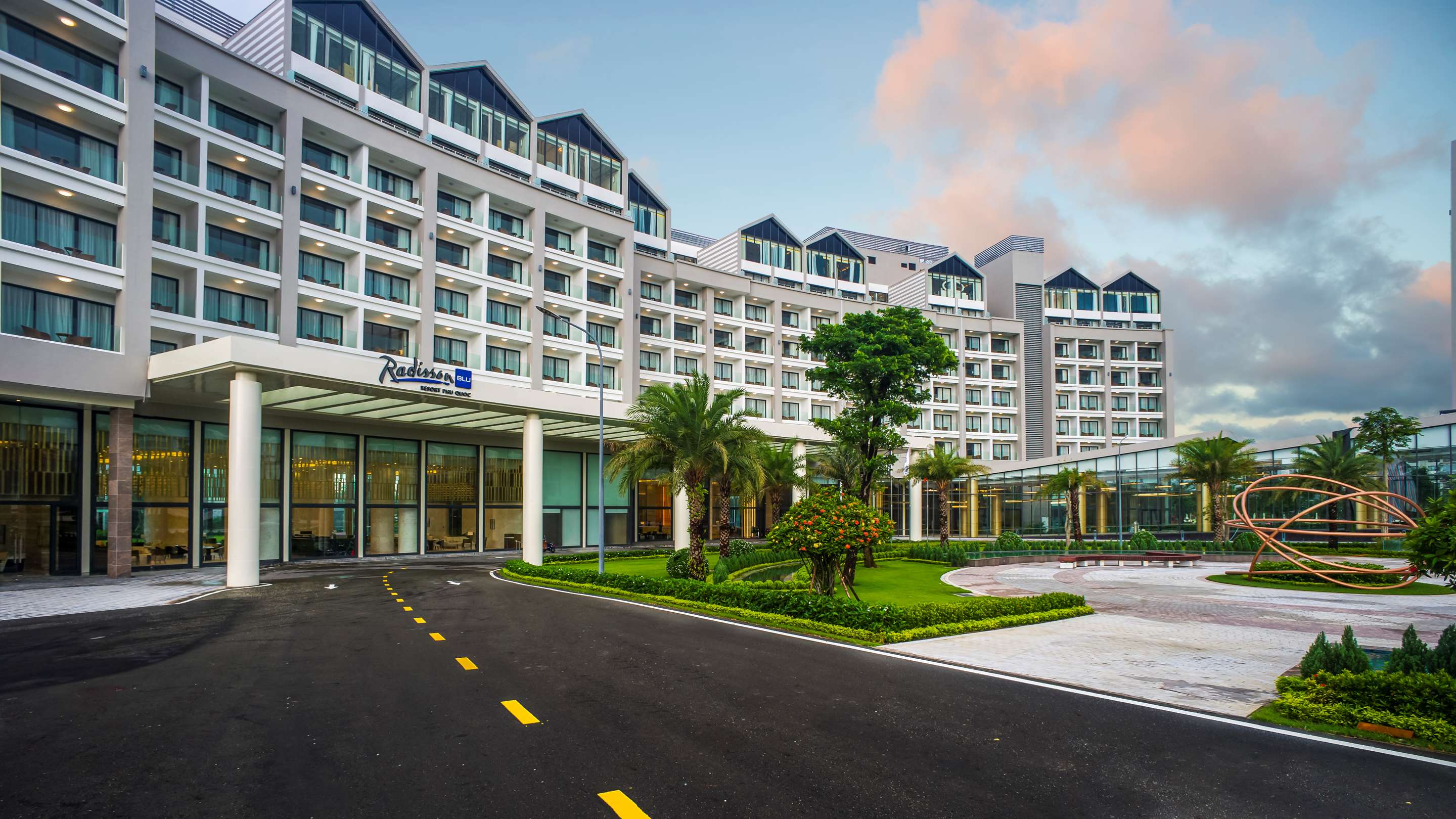 Combo 3N2Đ Radisson Blu Resort Phú Quốc