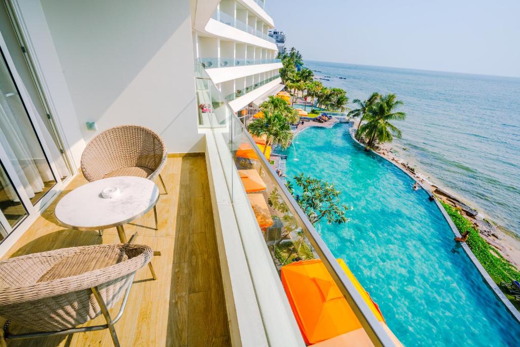 Combo 3N2Đ Seashells Phú Quốc Hotel & Spa